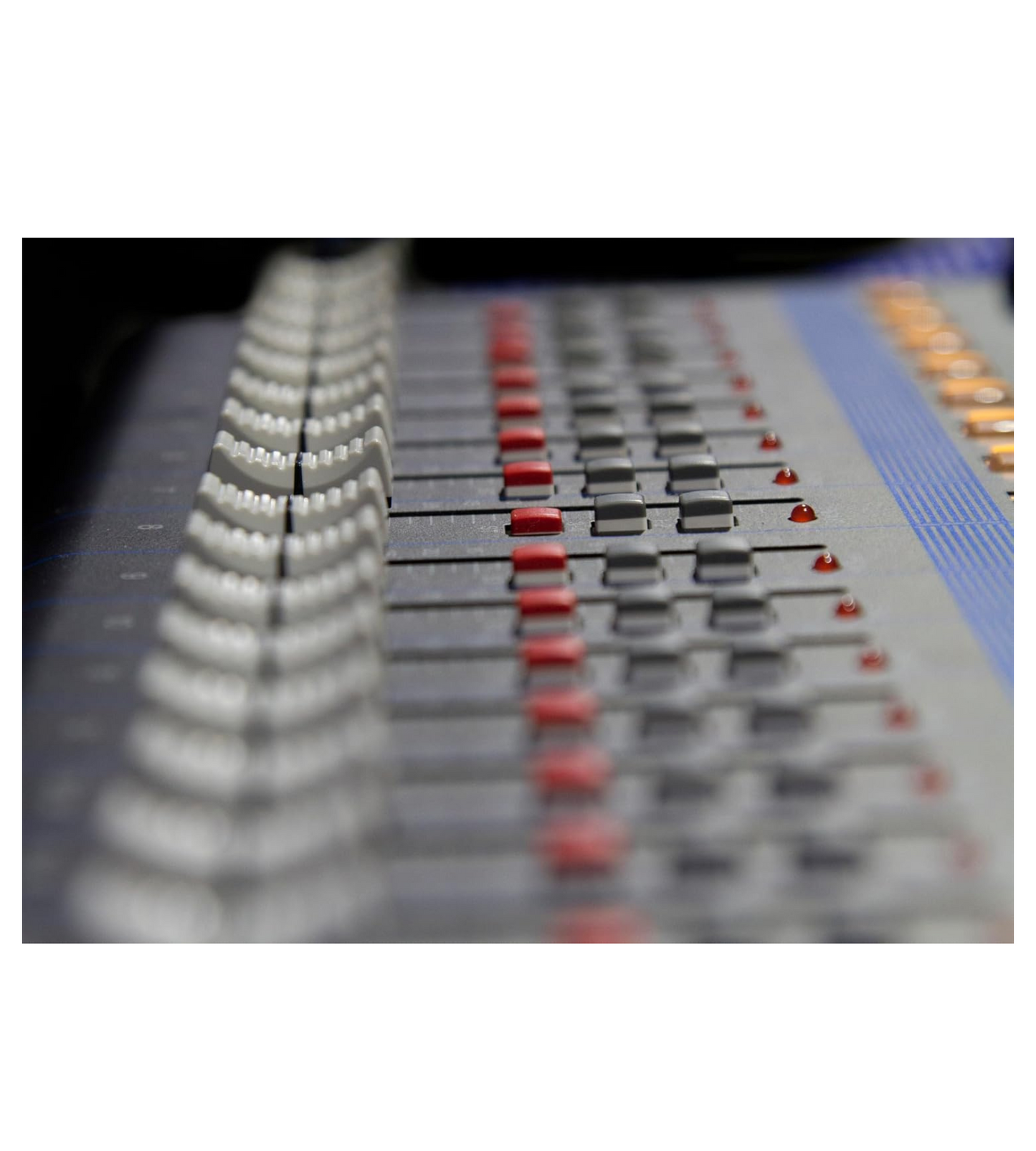 YAMAHA MG12XU 12 CHANNEL MIXING CONSOLE